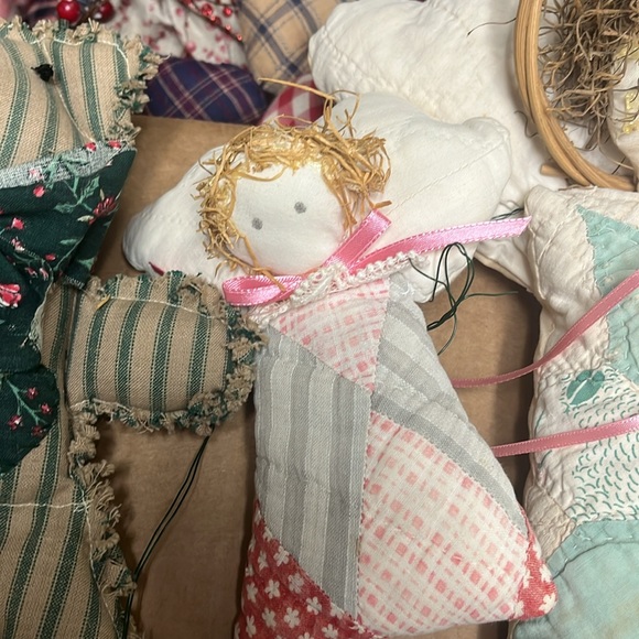 ASSORTED PRIMITIVE CHRISTMAS DECORATIONS - Picture 2 of 8